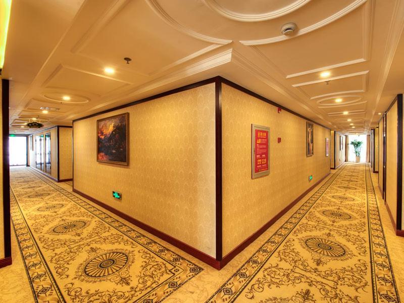 סונג ג'יאנג Vienna Hotel Shanghai Happy Valley מראה חיצוני תמונה