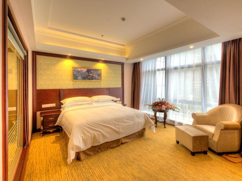 סונג ג'יאנג Vienna Hotel Shanghai Happy Valley מראה חיצוני תמונה