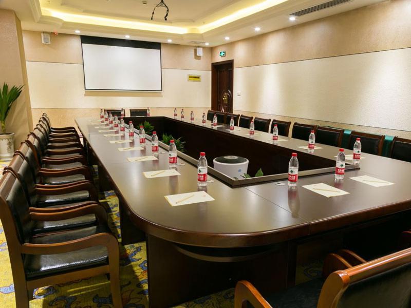 סונג ג'יאנג Vienna Hotel Shanghai Happy Valley מראה חיצוני תמונה