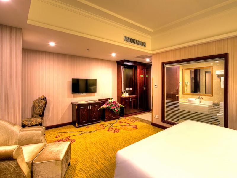 סונג ג'יאנג Vienna Hotel Shanghai Happy Valley מראה חיצוני תמונה