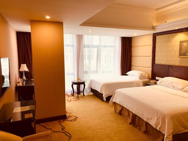 סונג ג'יאנג Vienna Hotel Shanghai Happy Valley מראה חיצוני תמונה